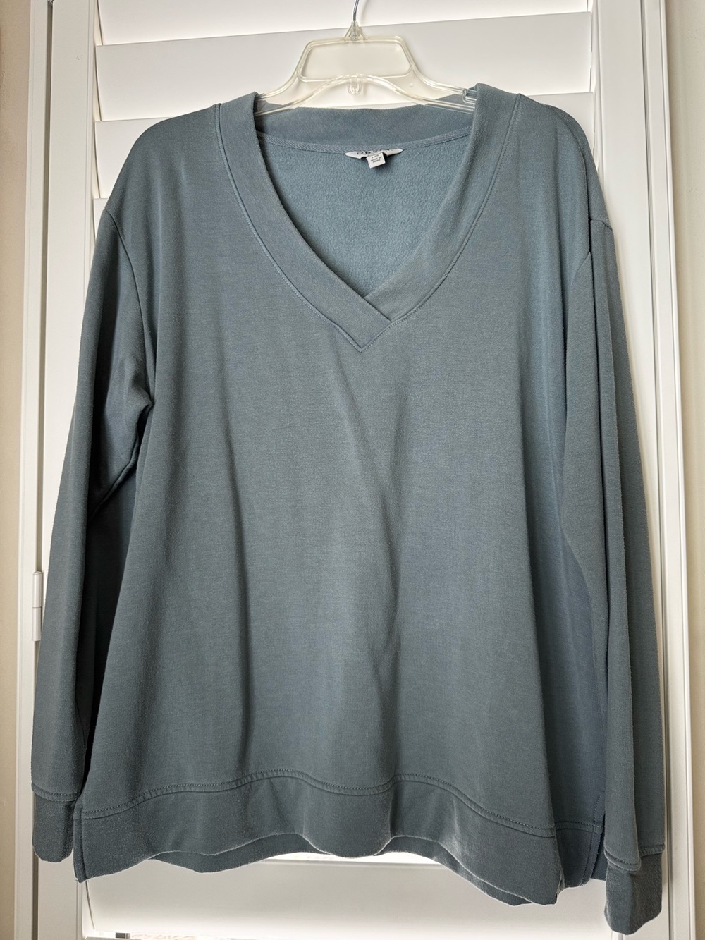 Women’s V-Neck Long Sleeve Sweater - Slate Blue